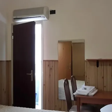 Lido 7 Nani Pensión